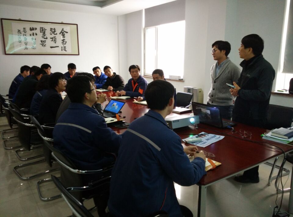 尹瓚遠在青島凱能鍋爐授課 尹瓚遠在青島凱能鍋爐授課